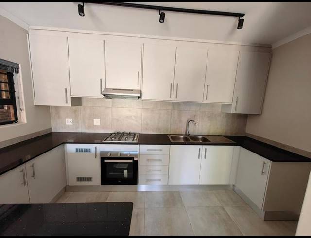 1 BEDROOM PROPERTY TO RENT IN DIE BULT